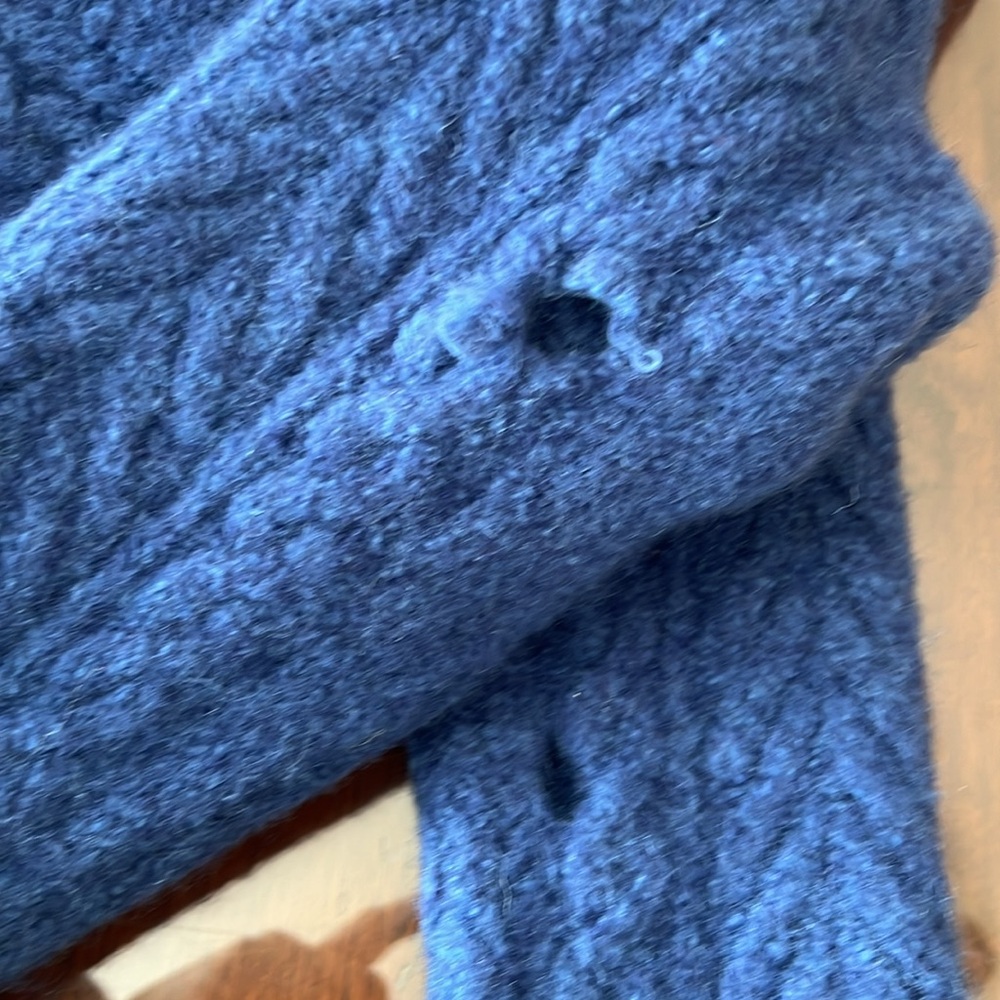 100% merino wool blue Irish Inis Crafts sweater child size m/l - Picture 6 of 6